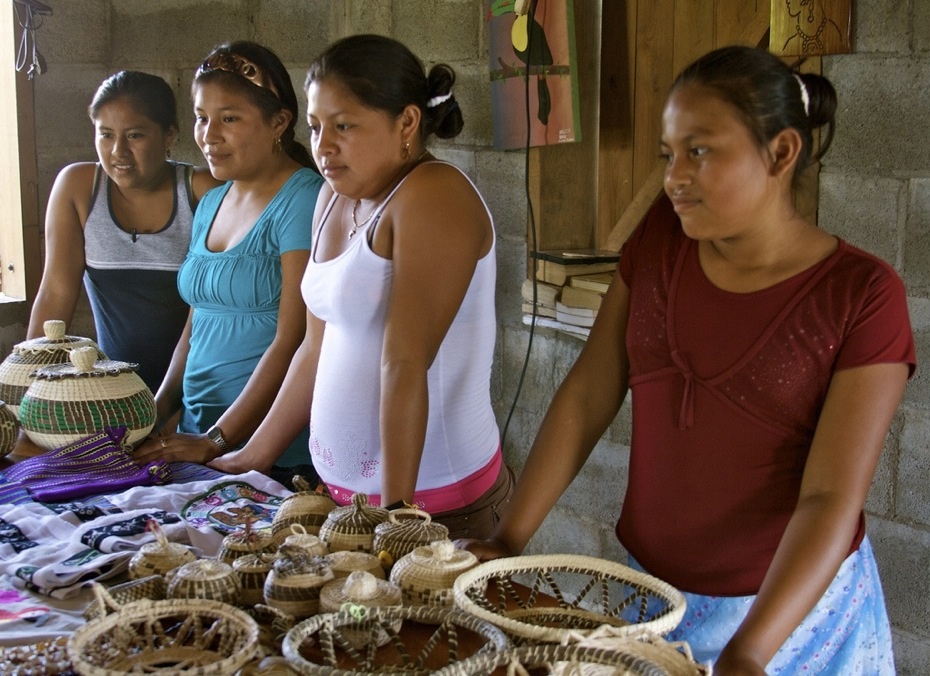 mestizo-basketweaving